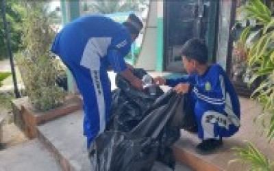 Membiasakan Pilah Sampah Bersama Siswa Mtsn 1 Bangka