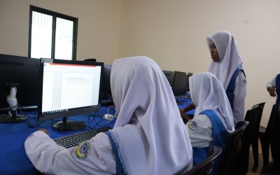 Membangun Kreativitas Tanpa Batas: Tim Jurnalistik MTsN 1 Bangka Mengasah Kemampuan Mereka pada Latihan Rutin di Hari Senin